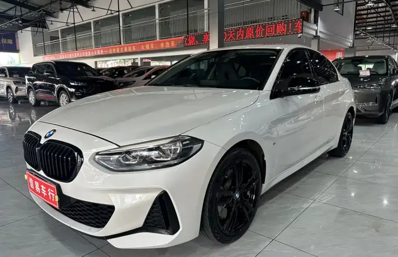 BMW 1 Series 2022 из Китая