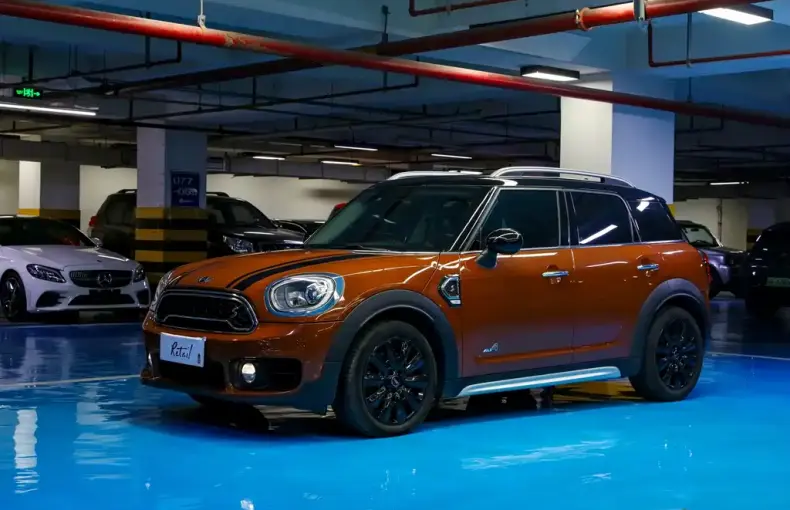 MINI Mini Countryman 2018 из Китая