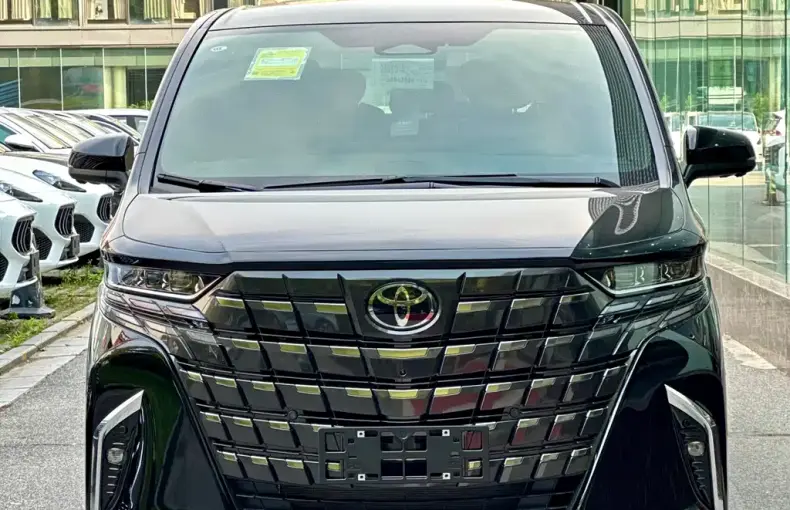 Toyota Alphard из Китая