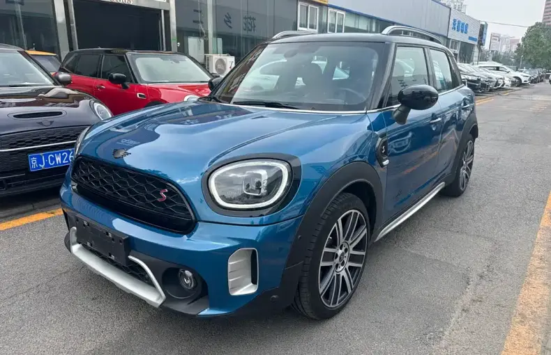 MINI Mini Countryman 2024 из Китая