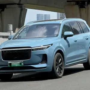 Li Auto Li ONE 2022 из Китая