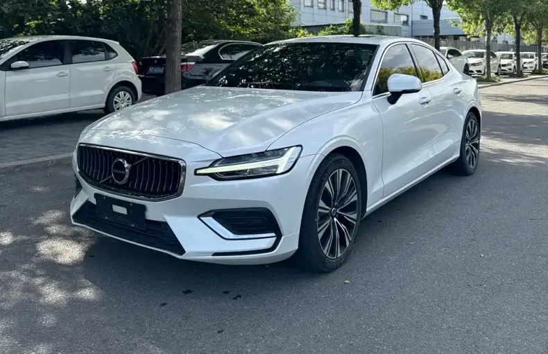 Volvo S60 2024 из Китая