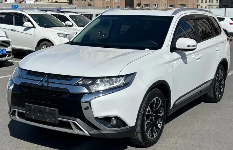 Mitsubishi Outlander 2019 из Китая