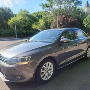 Volkswagen Sagitar 2012 из Китая