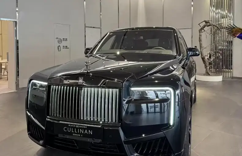 Rolls-Royce Cullinan из Китая