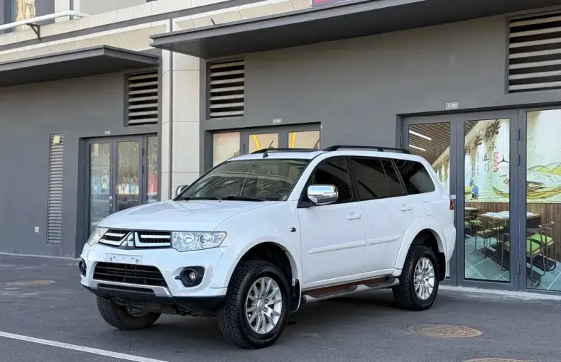 Mitsubishi Pajero Sport 2015 из Китая