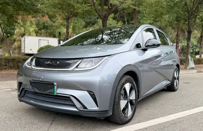 BYD Dolphin 2023 из Китая