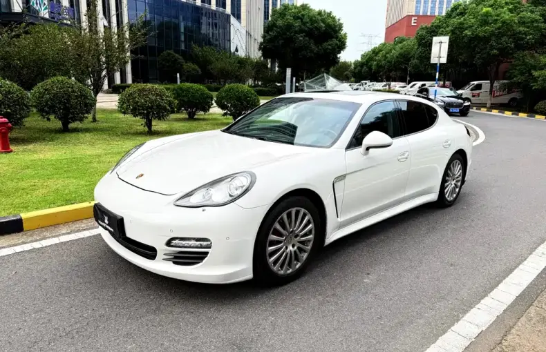 Porsche Panamera 2012 из Китая