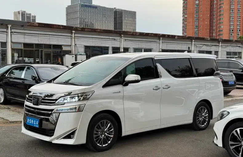 Toyota Vellfire 2022 из Китая