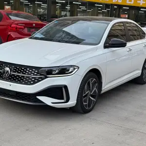 Volkswagen Lavida 2022 150 л.с. из Китая