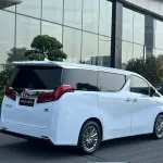 Toyota Alphard 2020 из Китая