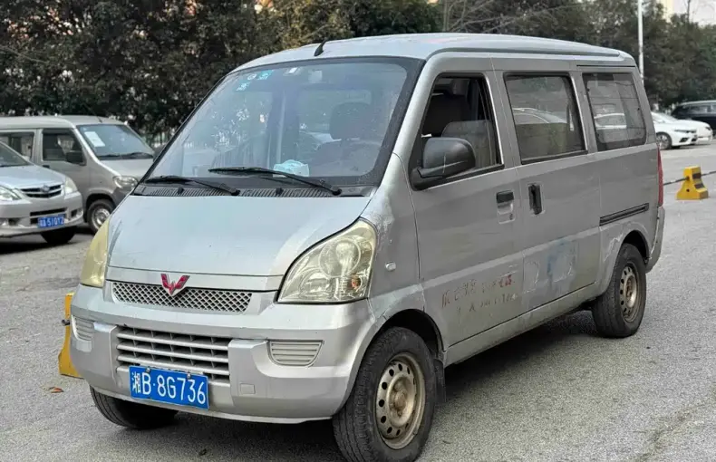 Wuling Rongguang 2014 из Китая