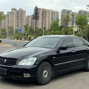 Toyota Crown 2005 из Китая