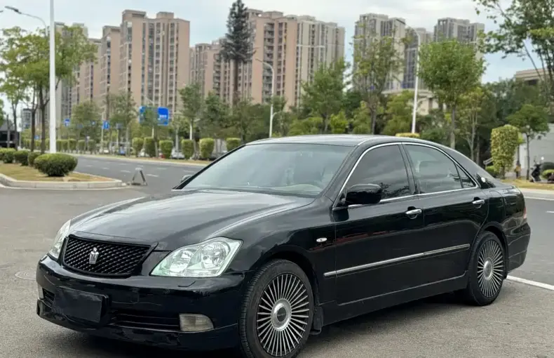 Toyota Crown 2005 из Китая