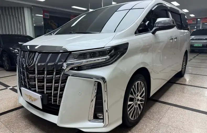 Toyota Alphard 2017 из Китая