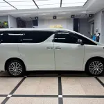 Toyota Alphard 2017 275 л.с. из Китая