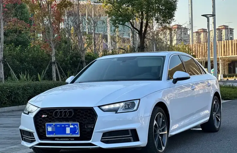 Audi A4L 2019 из Китая