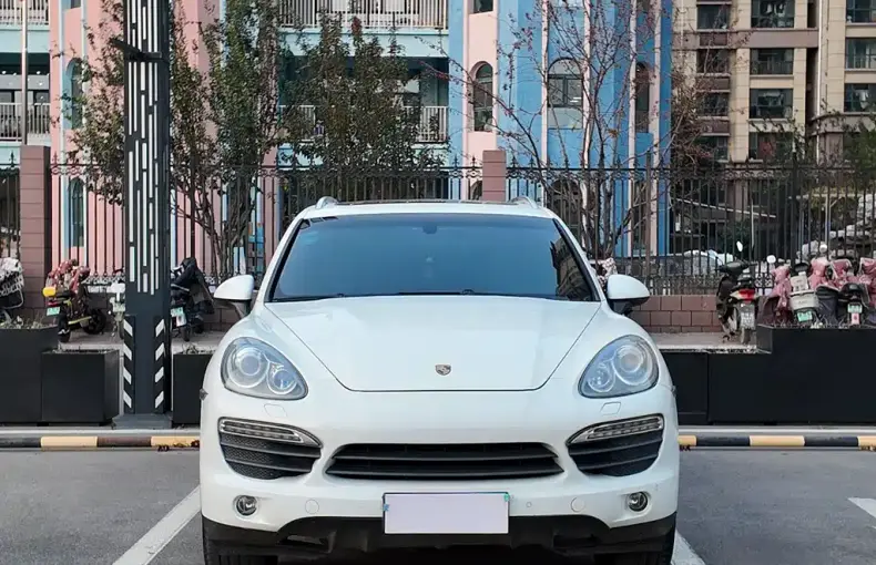 Porsche Cayenne 2012 из Китая