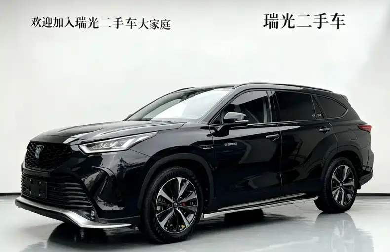 Toyota Crown Kluger 2022 из Китая