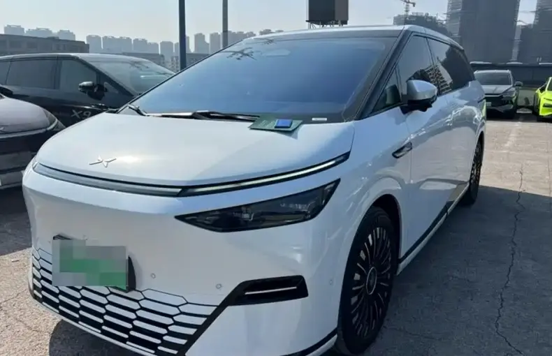 XPeng X9 2025 из Китая