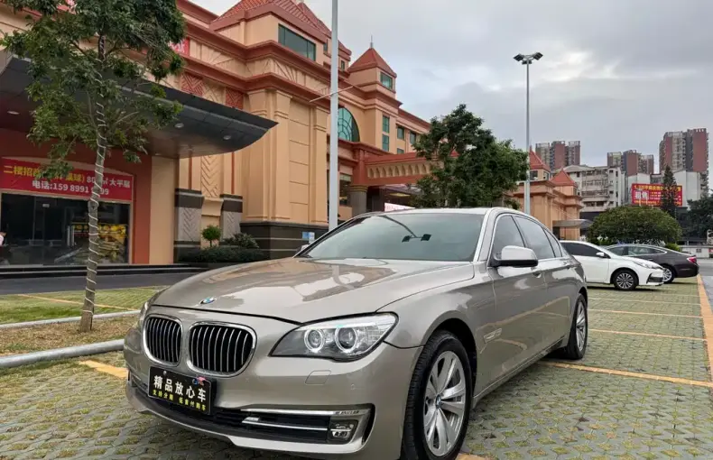 BMW 7 Series 2012 из Китая