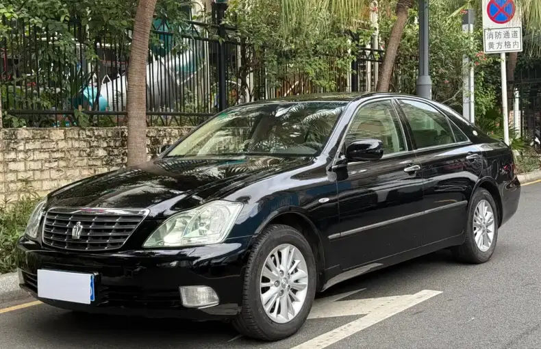 Toyota Crown 2006 из Китая