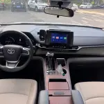 Toyota Sienna 2023 246 л.с. из Китая