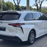 Toyota Sienna 2023 246 л.с. из Китая