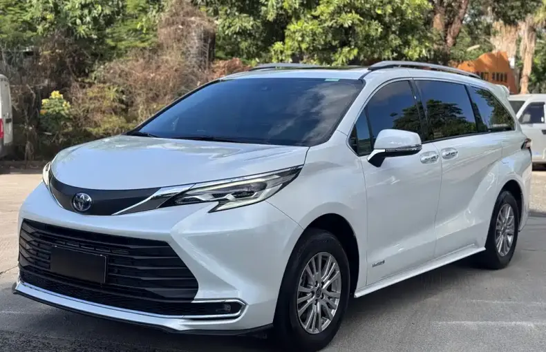 Toyota Sienna 2023 из Китая
