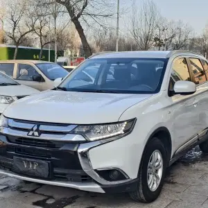 Mitsubishi Outlander 2017 из Китая