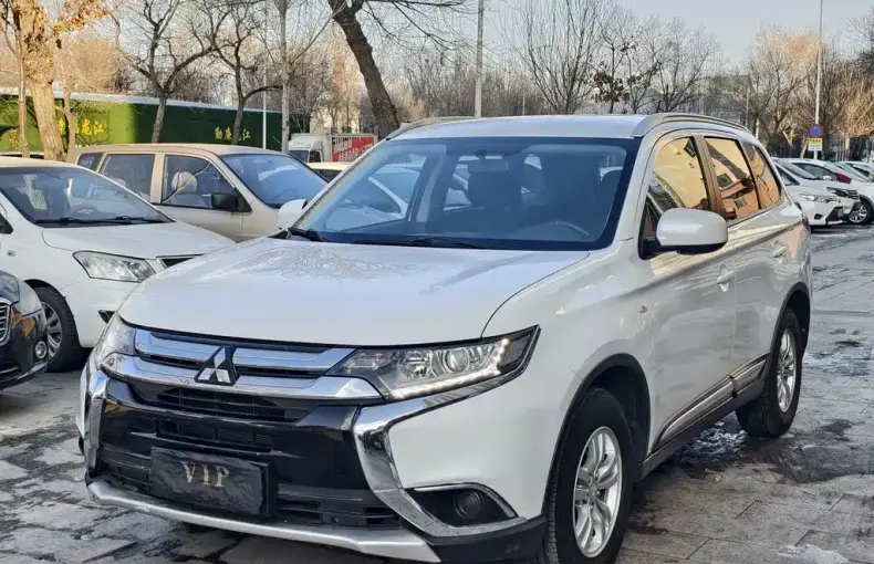 Mitsubishi Outlander 2017 из Китая