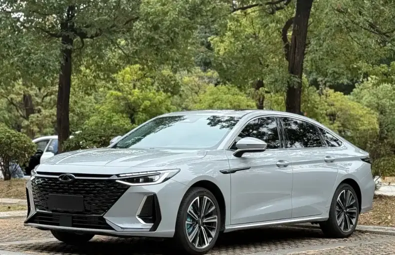 Chery Arrizo 8 2025 из Китая