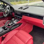 Porsche Cayenne Hybrid 2021 386 л.с. из Китая