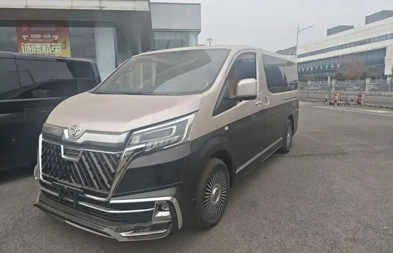 Toyota Hiace из Китая