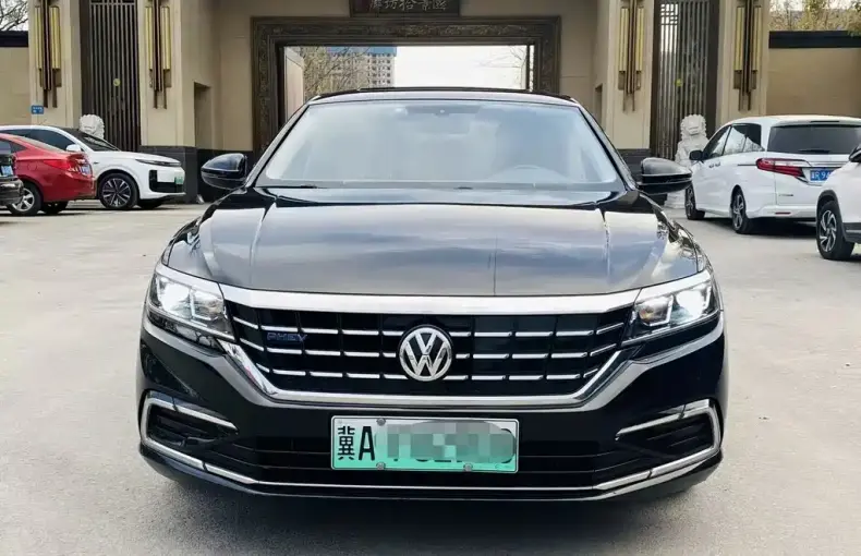 Volkswagen Passat New Energy 2021 из Китая