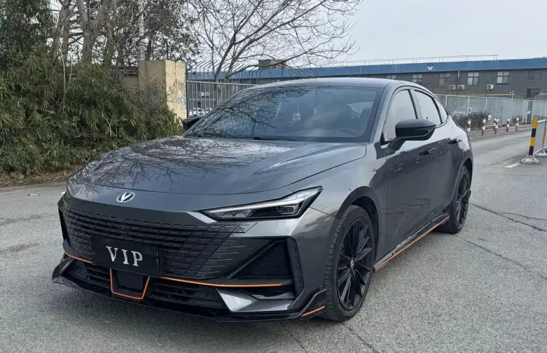 Changan UNI-V 2024 из Китая