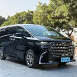 Toyota Alphard 2025 из Китая