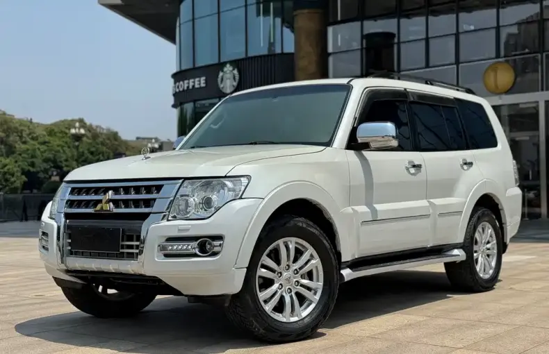 Mitsubishi Pajero (Import) 2020 из Китая
