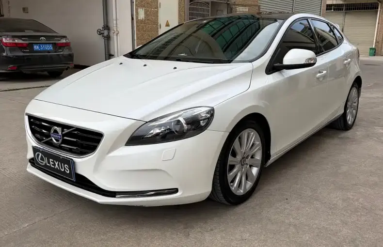 Volvo V40 2014 из Китая