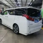 Toyota Alphard 2021 из Китая