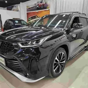 Toyota Crown Kluger 2023 249 л.с. из Китая