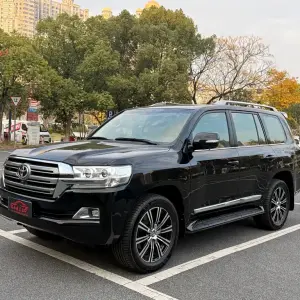 Toyota Land Cruiser 2018 из Китая