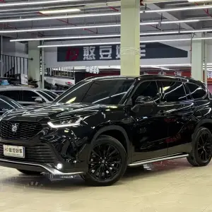 Toyota Crown Kluger 2025 из Китая