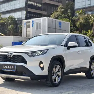 Toyota RAV4 2022 из Китая