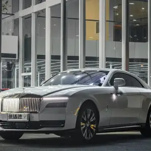Rolls-Royce Phantom 2024 из Китая