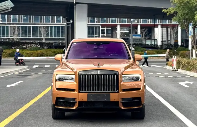 Rolls-Royce Cullinan 2021 из Китая