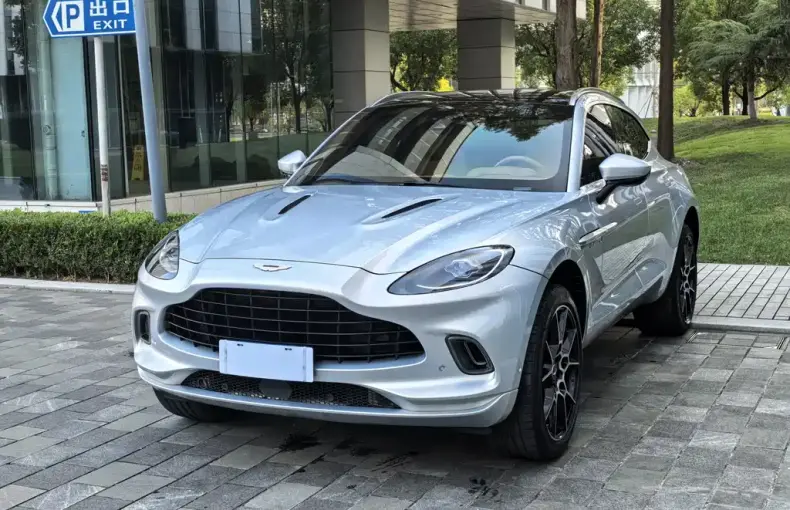 Aston Martin DBX 2022 из Китая