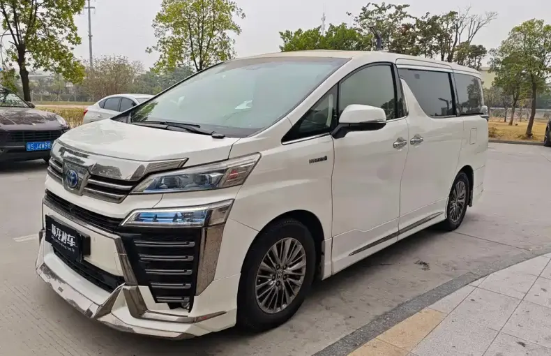 Toyota Vellfire 2022 из Китая