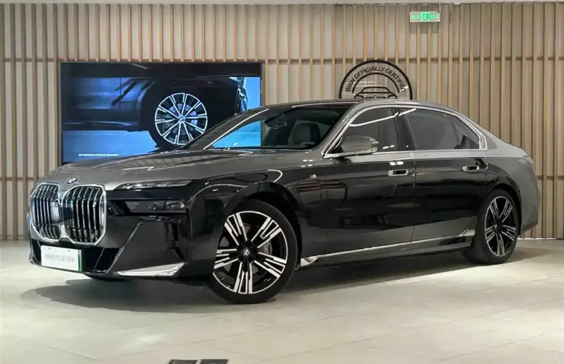 BMW i7 2024 из Китая