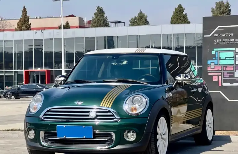 MINI Mini 2013 из Китая
